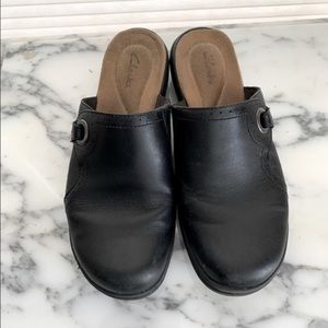 Clarks  Black Leather Slip-on Clogs Sz 8.5